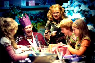 Weasley-christmas-the-weasley-family-30425402-500-329